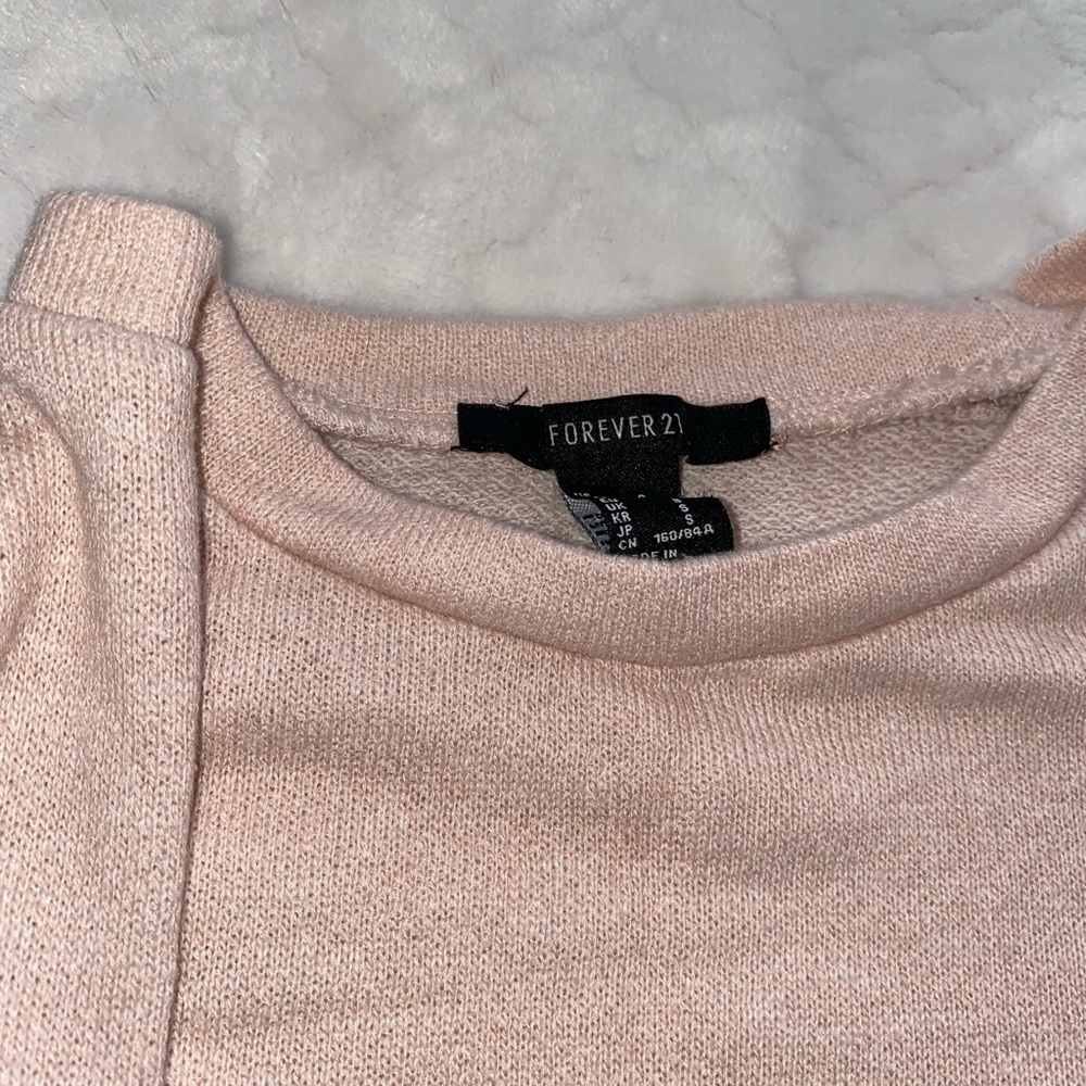 Cute light pink crop top forever 21 sweater